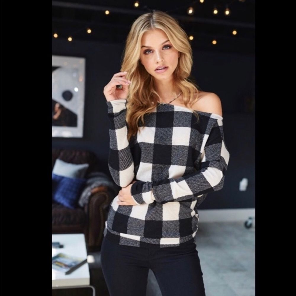 Women’s black/white buffalo check off shoulder long sleeve shirt NWOT size small